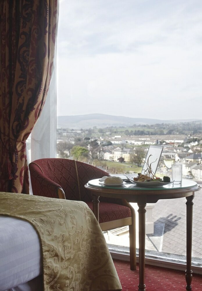 The Royal Hotel And Leisure Centre