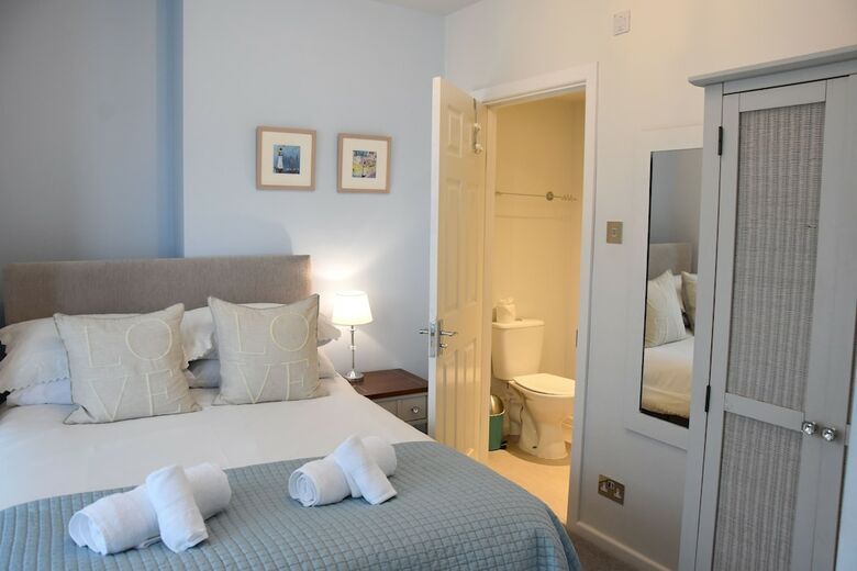 Hotel Spacious Central Cornish Townhouse
