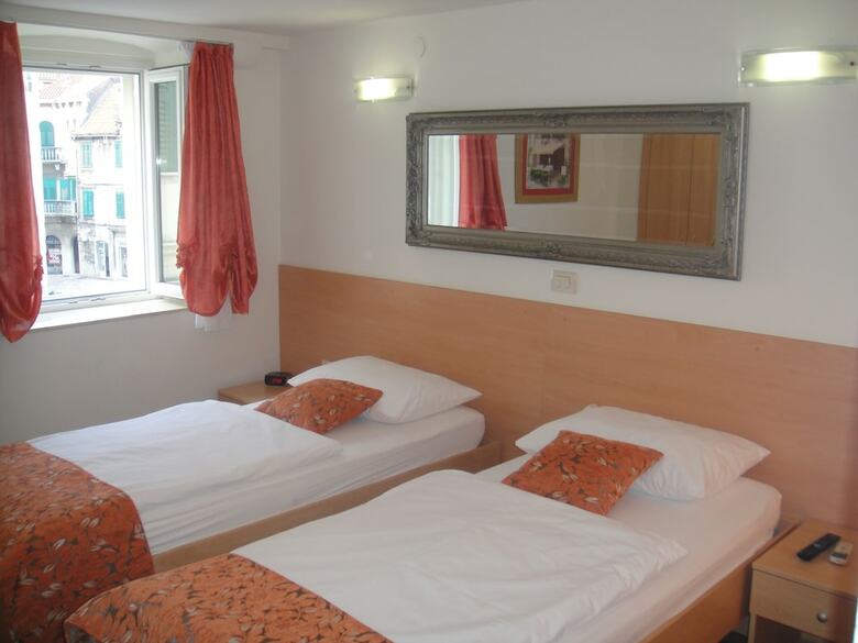 Hotel Central Palace Rooms