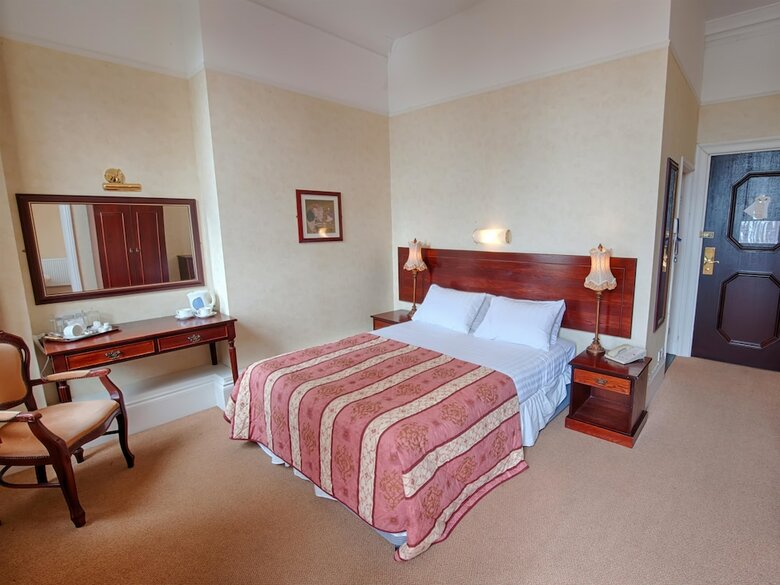 Queen's Hotel, Portsmouth Ltd.