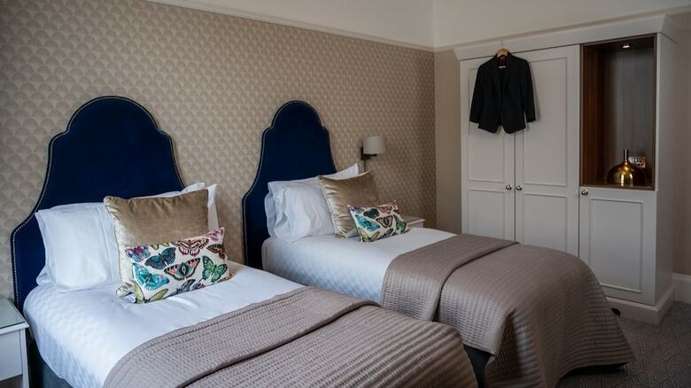 Queen's Hotel, Portsmouth Ltd.