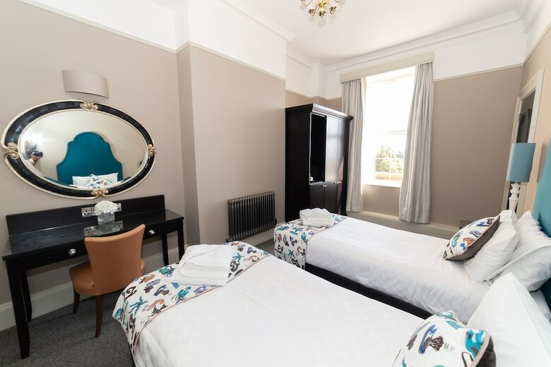 Queen's Hotel, Portsmouth Ltd.