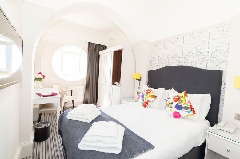 Queen's Hotel, Portsmouth Ltd.