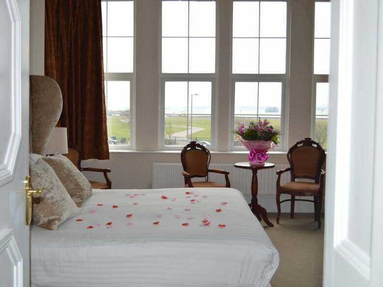 Queen's Hotel, Portsmouth Ltd.