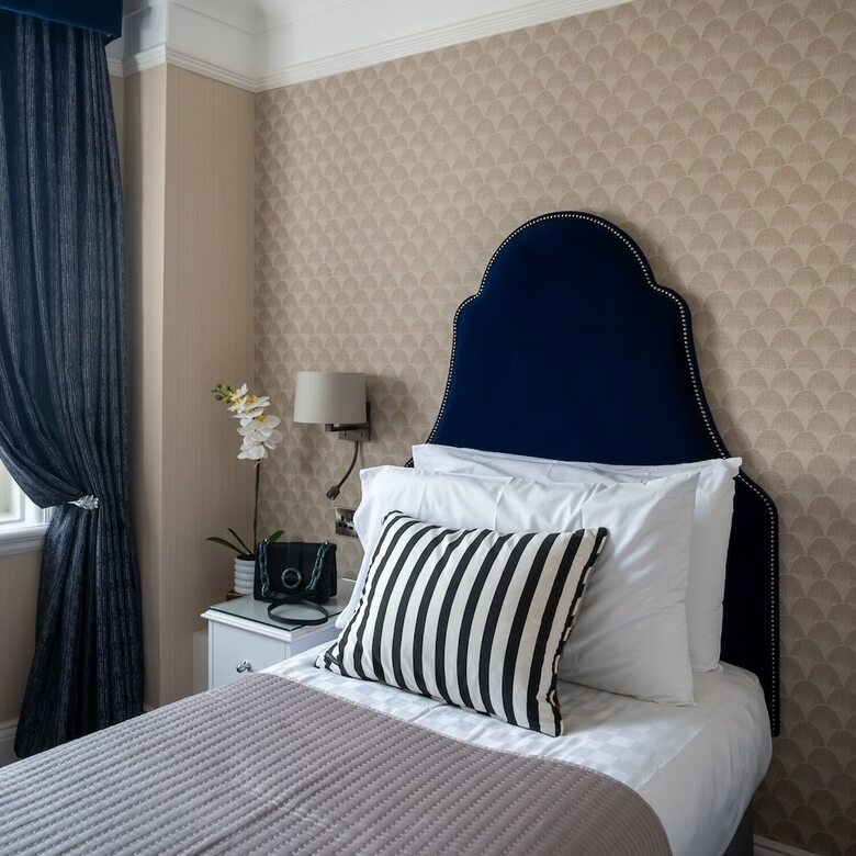 Queen's Hotel, Portsmouth Ltd.