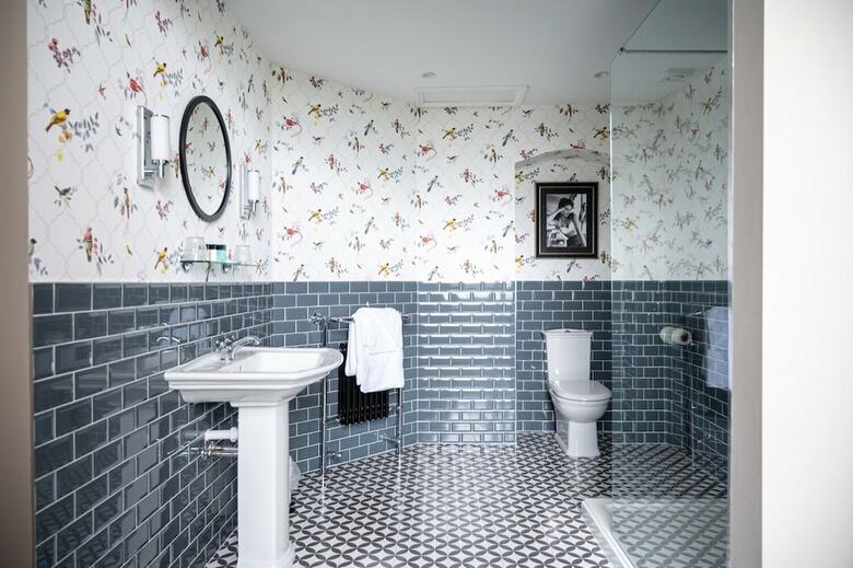 Queen's Hotel, Portsmouth Ltd.