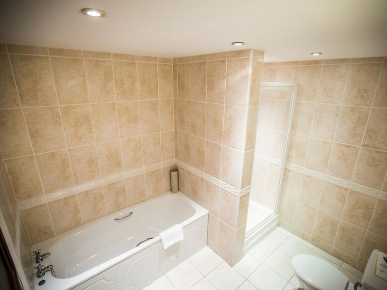 Queen's Hotel, Portsmouth Ltd.