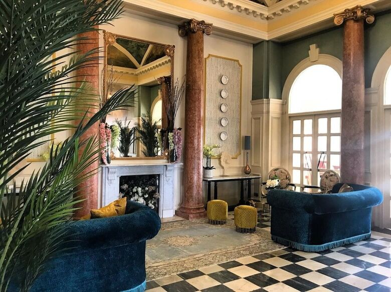 Queen's Hotel, Portsmouth Ltd.