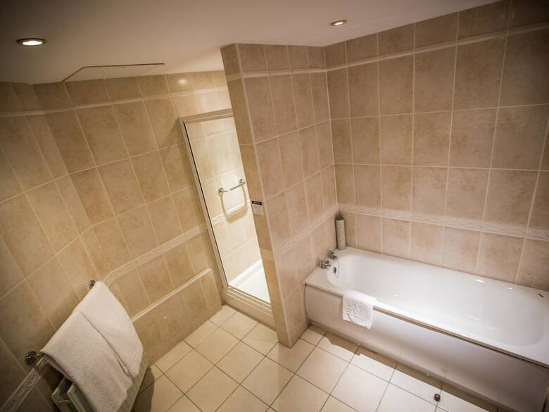 Queen's Hotel, Portsmouth Ltd.