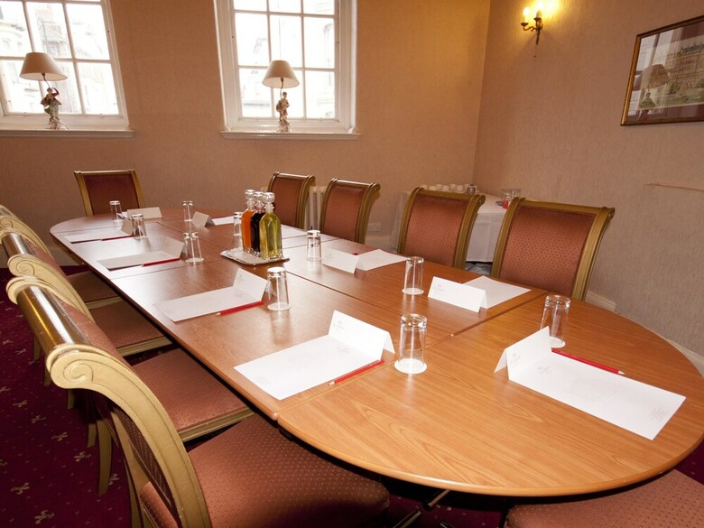 Queen's Hotel, Portsmouth Ltd.