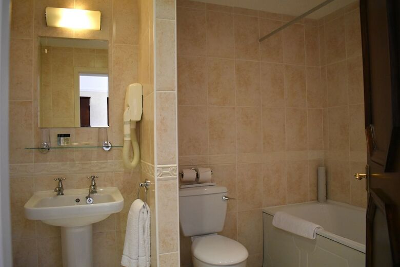 Queen's Hotel, Portsmouth Ltd.