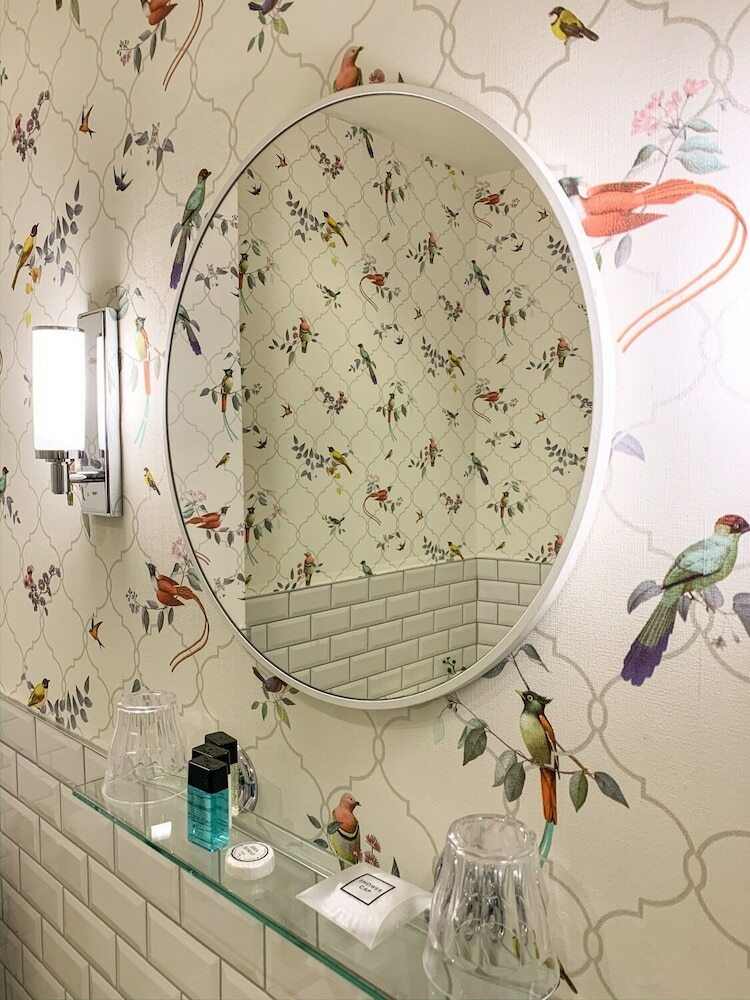 Queen's Hotel, Portsmouth Ltd.