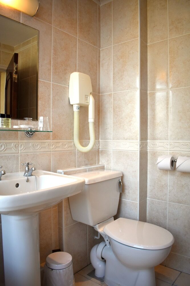 Queen's Hotel, Portsmouth Ltd.