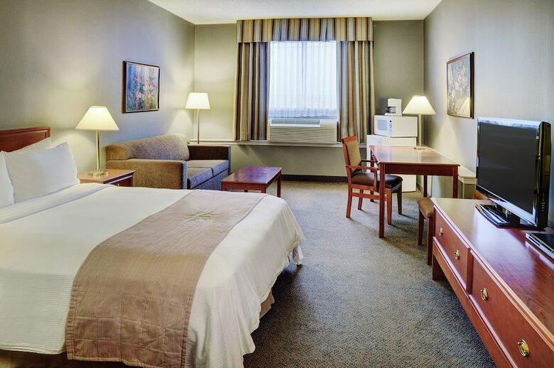 Hotel Lakeview Inns & Suites - Whitecourt