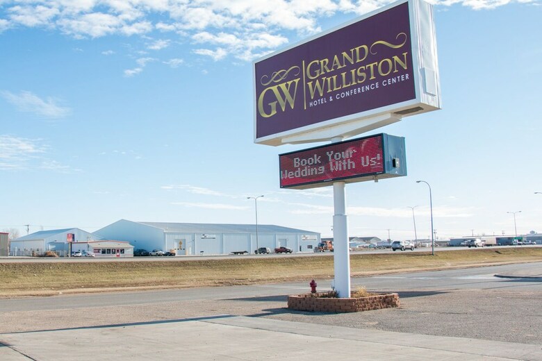 Grand Williston Hotel & Conference Center