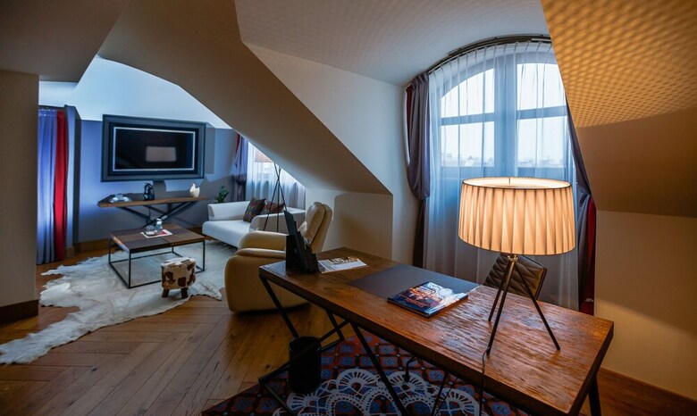 Hotel Bristol Tradition And Luxury