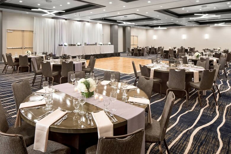 Delta Hotels By Marriott Minneapolis Northeast