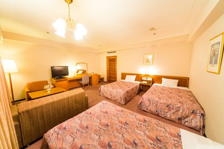 Hotel The Crown Palais New Hankyu Kochi