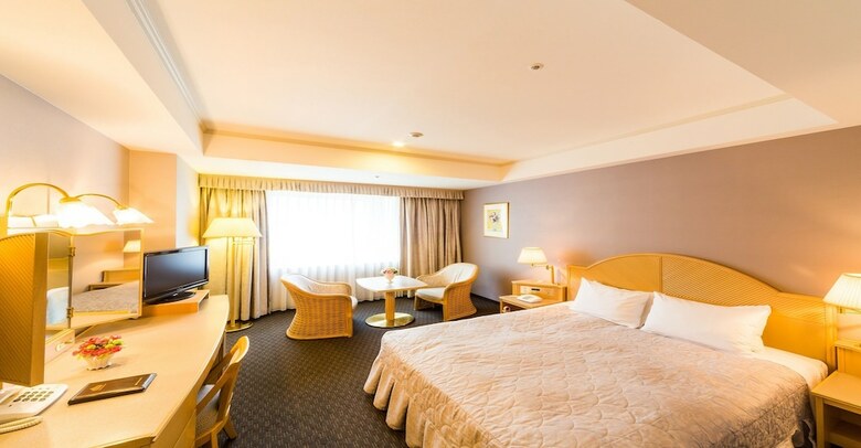Hotel The Crown Palais New Hankyu Kochi