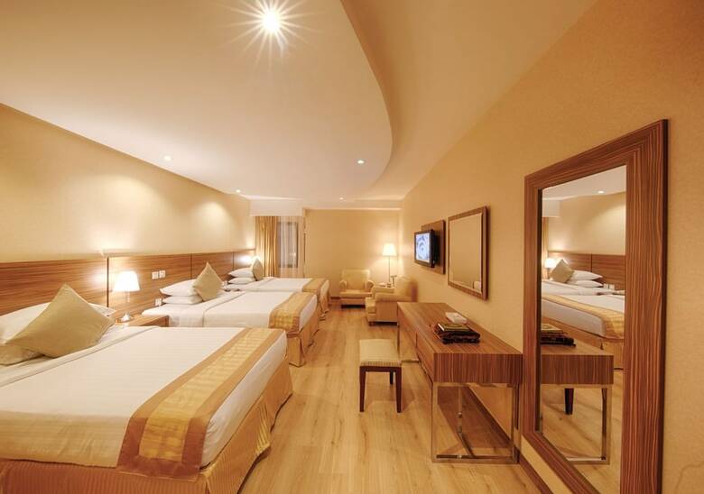 Hotel Al Safwah Royale Orchid
