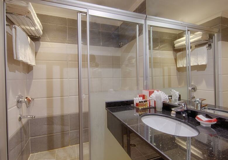 Hotel Al Safwah Royale Orchid