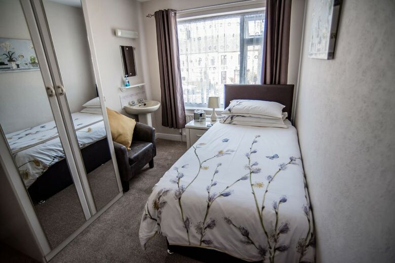 Hotel Holcombe Guest House