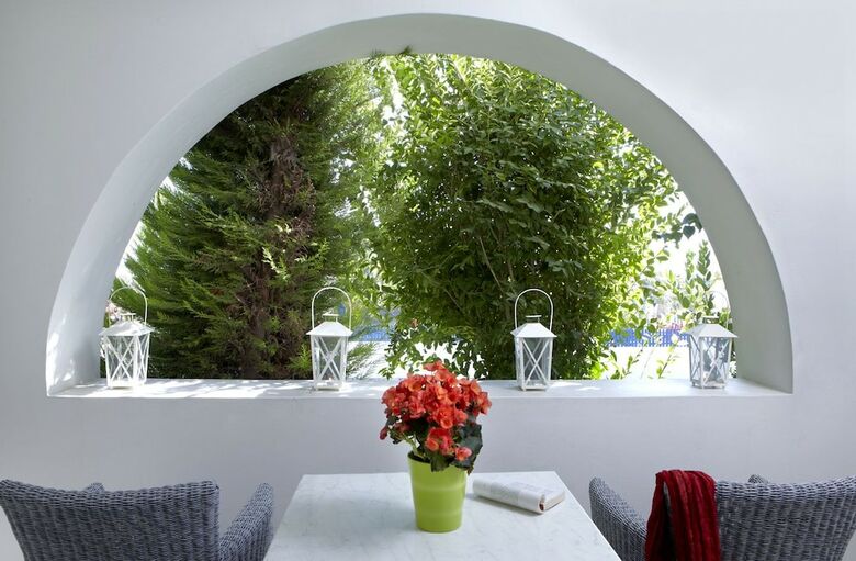 Hotel Mitos Suites