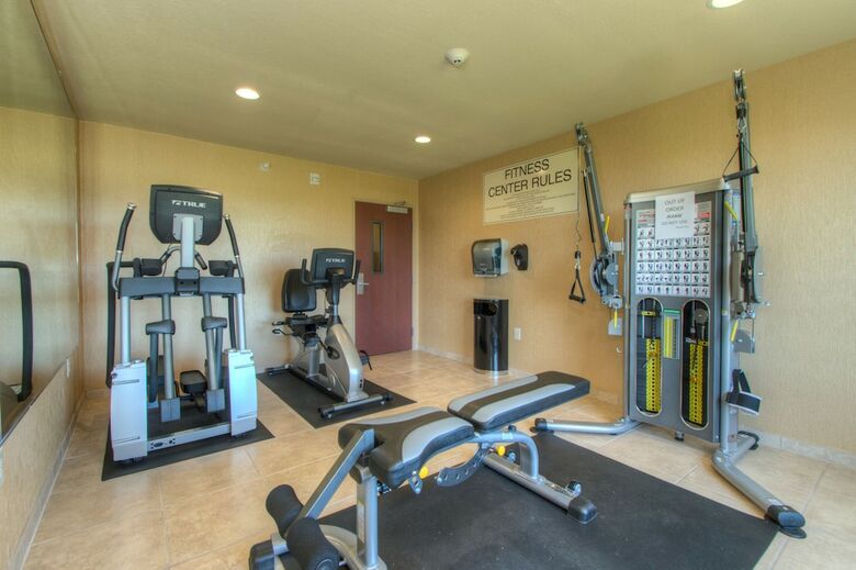 Hotel Cobblestone Inn & Suites - Holyoke