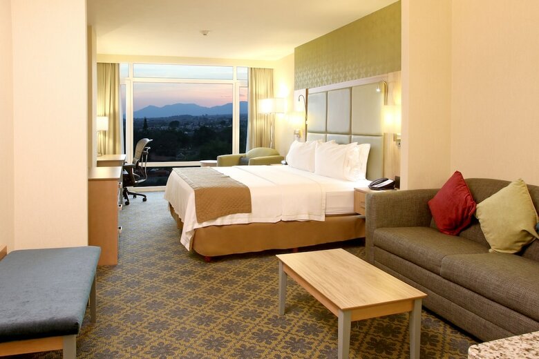 Holiday Inn Express Hotel & Suites Cuernavaca