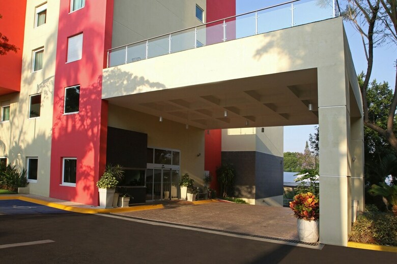 Holiday Inn Express Hotel & Suites Cuernavaca