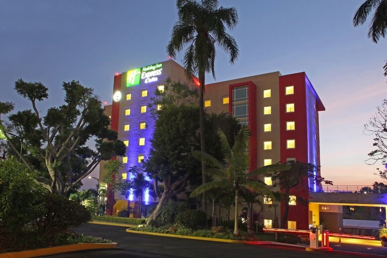 Holiday Inn Express Hotel & Suites Cuernavaca