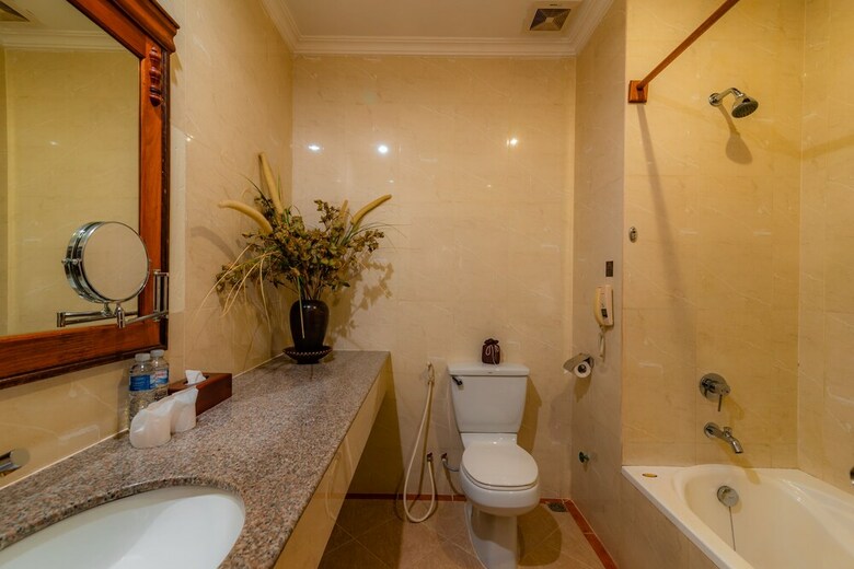 Hotel Empress Residence Resort & Spa