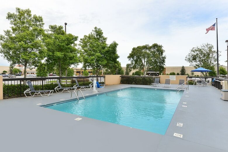 Hotel Quality Inn At The Mall - Valdosta