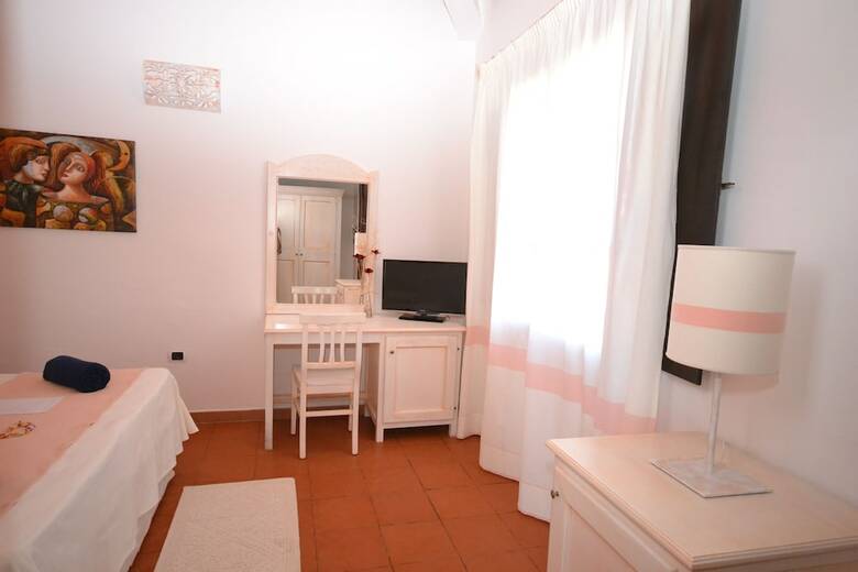 Galanias Hotel & Retreat