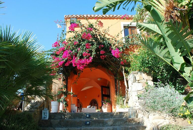 Galanias Hotel & Retreat