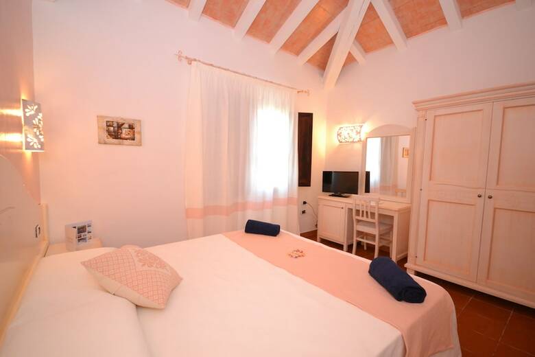 Galanias Hotel & Retreat
