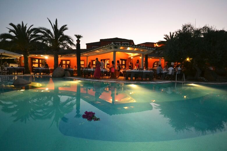 Galanias Hotel & Retreat