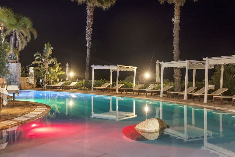 Galanias Hotel & Retreat