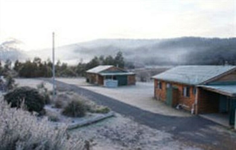 Lake Yalleena Cabins