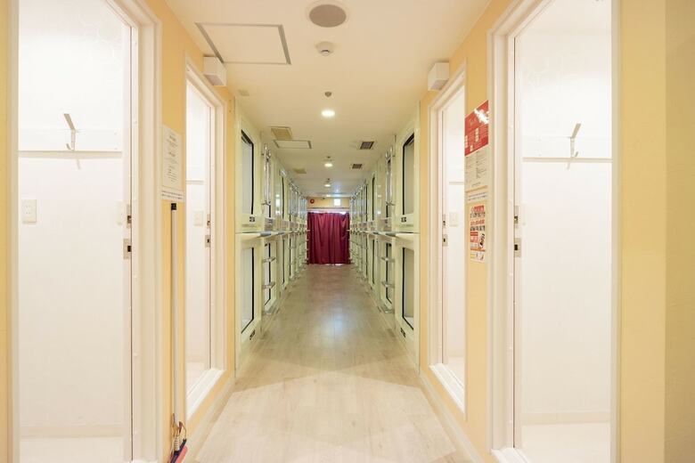 Capsule Hotel B&s Eco-cube Shinsaibashi