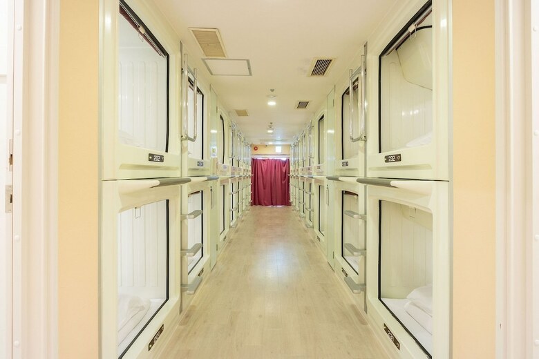 Capsule Hotel B&s Eco-cube Shinsaibashi