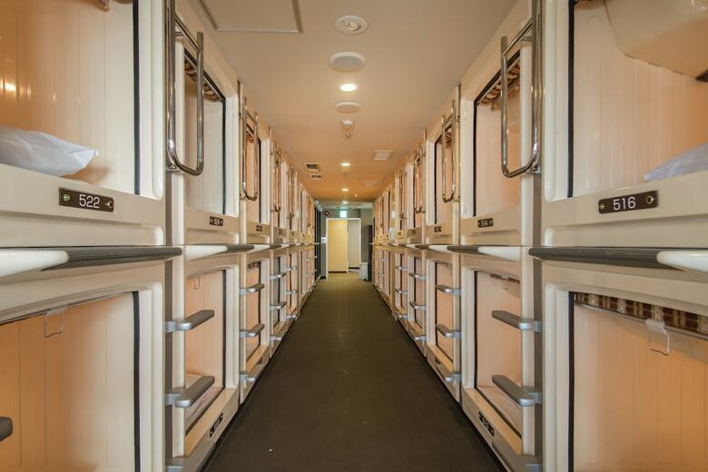 Capsule Hotel B&s Eco-cube Shinsaibashi