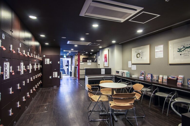 Capsule Hotel B&s Eco-cube Shinsaibashi