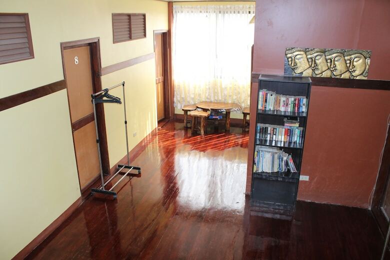 Lolo Oyong Pension House