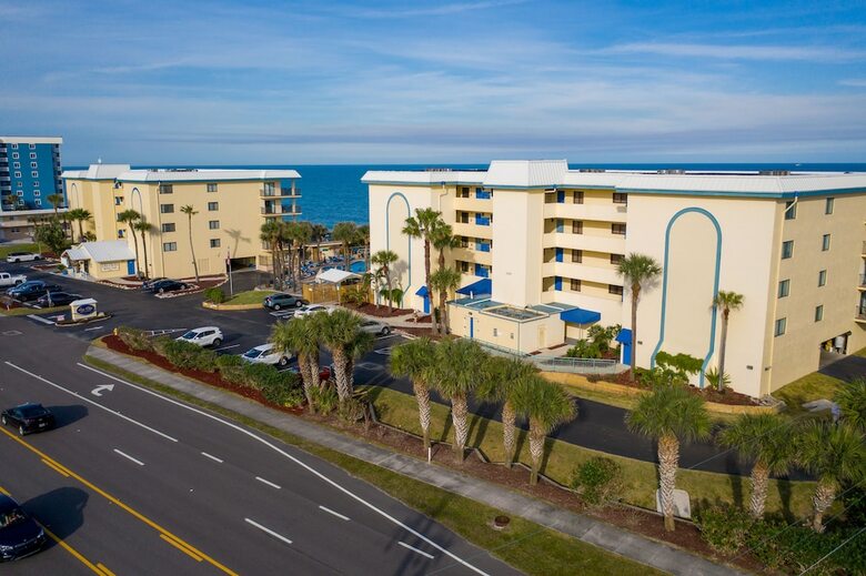 Las Olas Beach Club