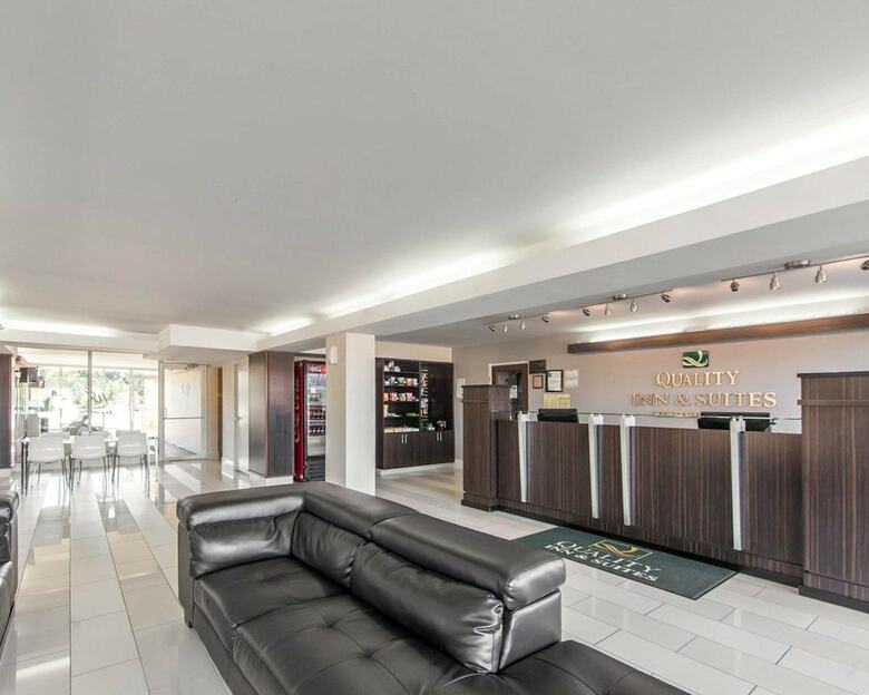 Hotel Quality Inn & Suites