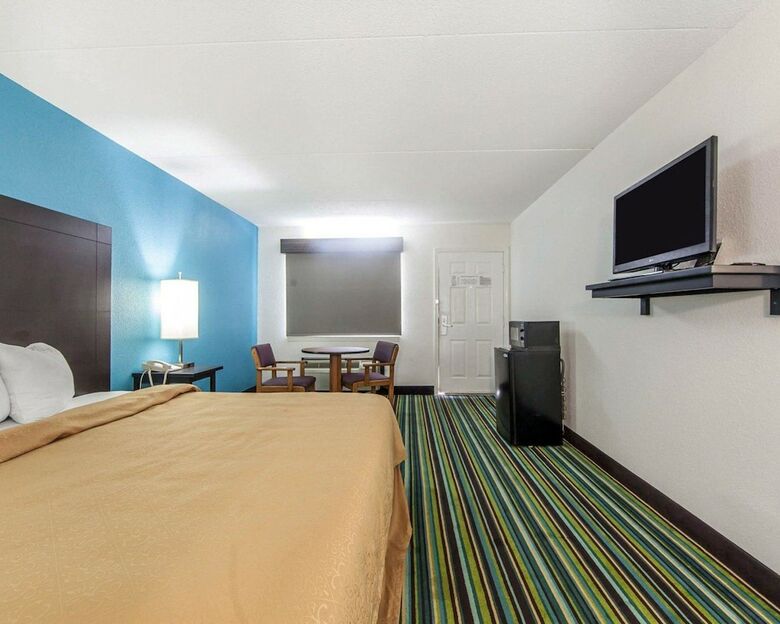 Hotel Quality Inn & Suites