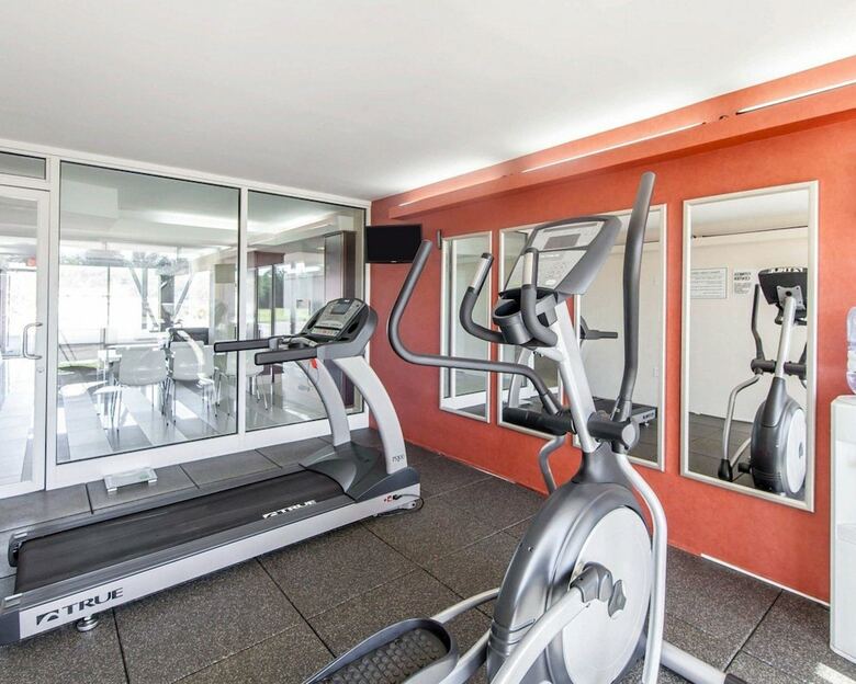 Hotel Quality Inn & Suites