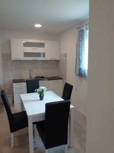 Hostal Guesthouse Matija