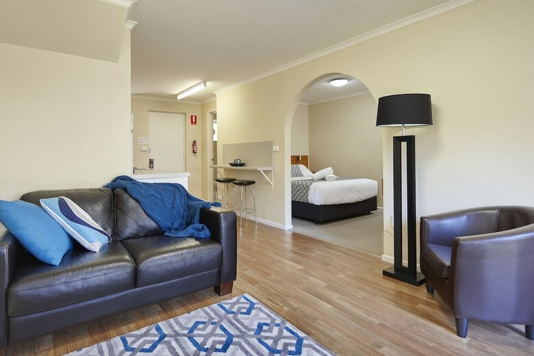 Elphin Motel & Serviced Apartments